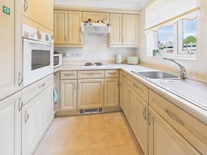 KITCHEN- click for photo gallery